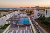 2BR  Beach & Downtown 101D