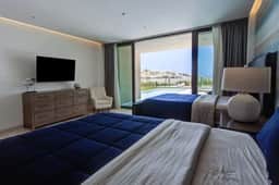 Stunning Villa with Jacuzzi & Ocean View - Image 3