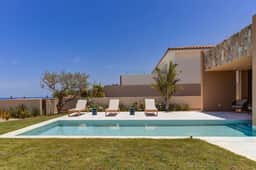 Stunning Villa with Jacuzzi & Ocean View - Image 5