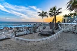 Luxurious 4Bed Villa spacious & private Heated Pool steps from Beach - Image 2
