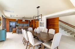 4BR Villa with Pool, 2 Jacuzzis, Near City & Golf - Image 4