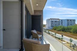 Modern Apartment, Close to Beach & Downtown - 304A - Image 3