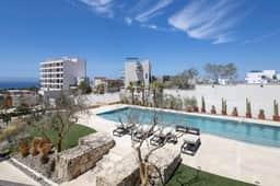 New & Elegant 4Bedroom House, Steps from the Beach - Image 4