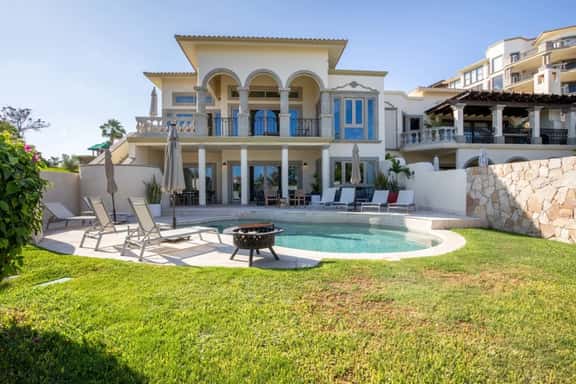 Luxury Villa Retreat, Pool and close to the beach - Image 1