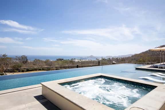 Condo con vista al arco, piscina infinity y spa - Image 1