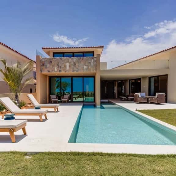 Stunning Villa with Jacuzzi & Ocean View - Image 1
