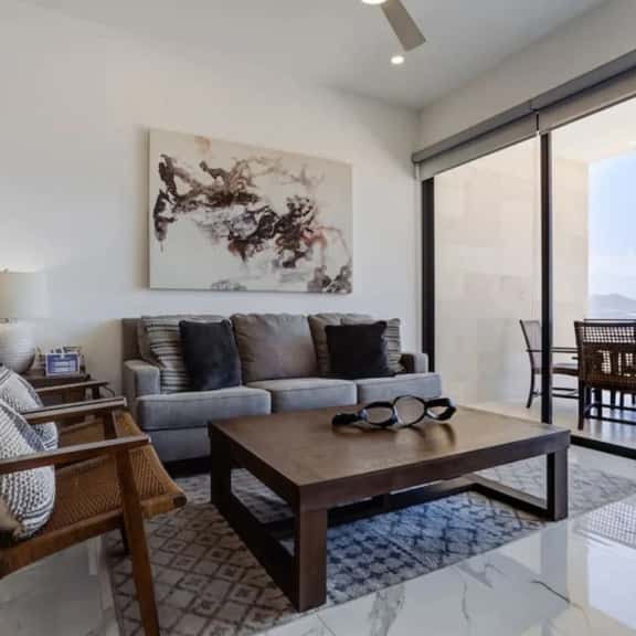 Ocean View Apt, 2 Beds, Near Downtown - Image 1