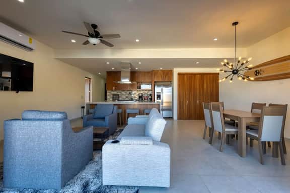 New 3 BD Condo with Pool & Gym - Image 4