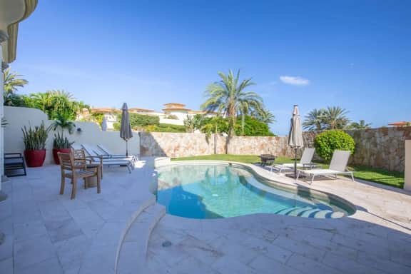 Luxury Villa Retreat, Pool and close to the beach - Image 3