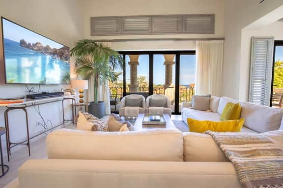 Luxury Villa Retreat, Pool and close to the beach - Image 4