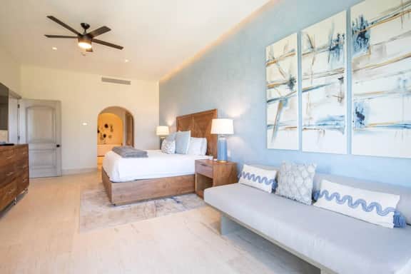 Luxury Villa Retreat, Pool and close to the beach - Image 5